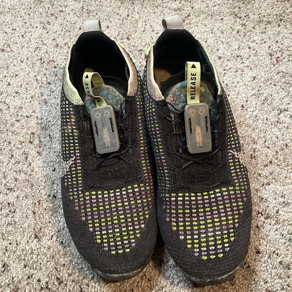 Nike Air Vapormax 2020 Fly Knit Barley Volt Woman’s Athletic Sneakers Size 9 - Picture 2 of 7